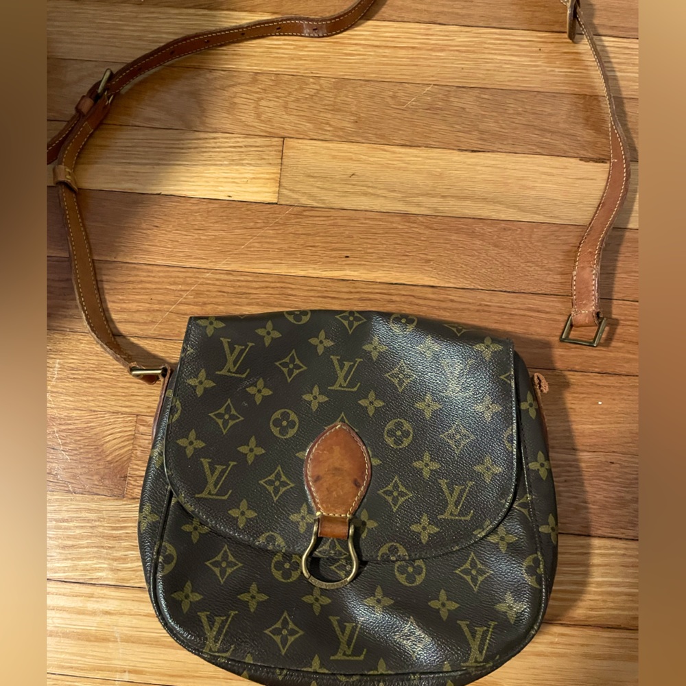 VINTAGE LOUIS VUITTON PURSE